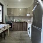 Այնթափում ,7-րդ փողոցի վրա վաճառվում է,2 հարկանի սեփական տուն