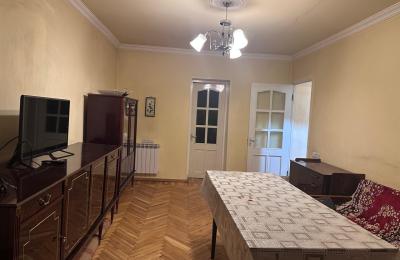 В Зейтуне, на улице Дрой продается 3-комнатная квартира