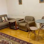 В центре, по улице Ерванда Кочара, продается 2-комнатная квартира