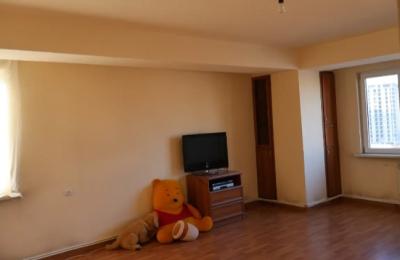В Ачапняке, продается 3-комнатная квартира