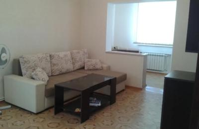 В Ачапняке, на улице Арзуманяна, продается 3-комнатная квартира