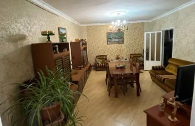 В Ачапняке, Норашенский район продается 3-комнатная квартира